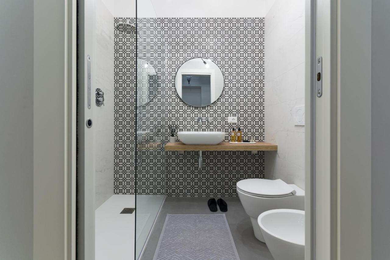 Sphera Bologna, Design Suite Under The Two Towers Экстерьер фото